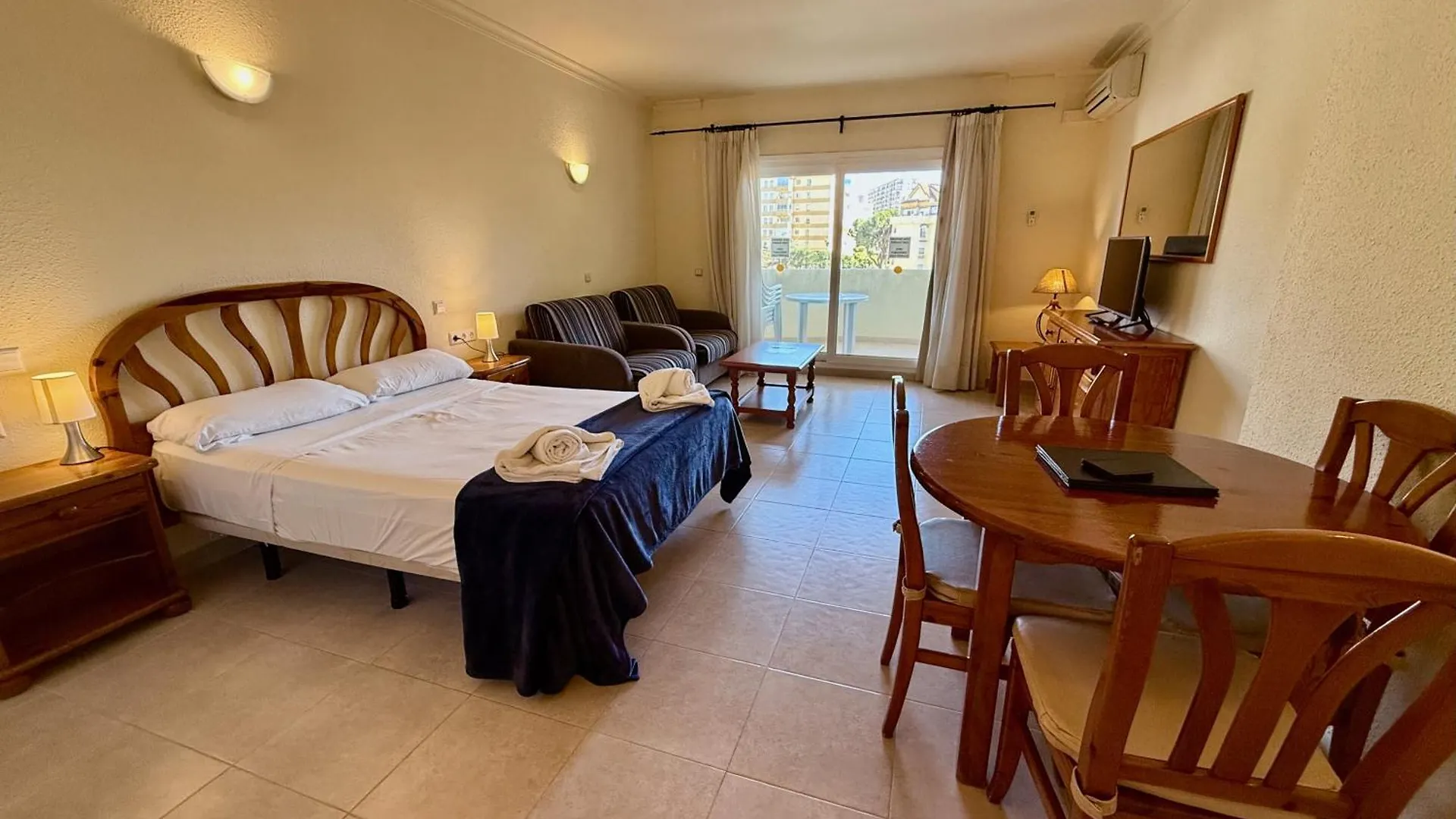 Kingfisher Apartments Benal Beach 贝纳尔马德纳 西班牙