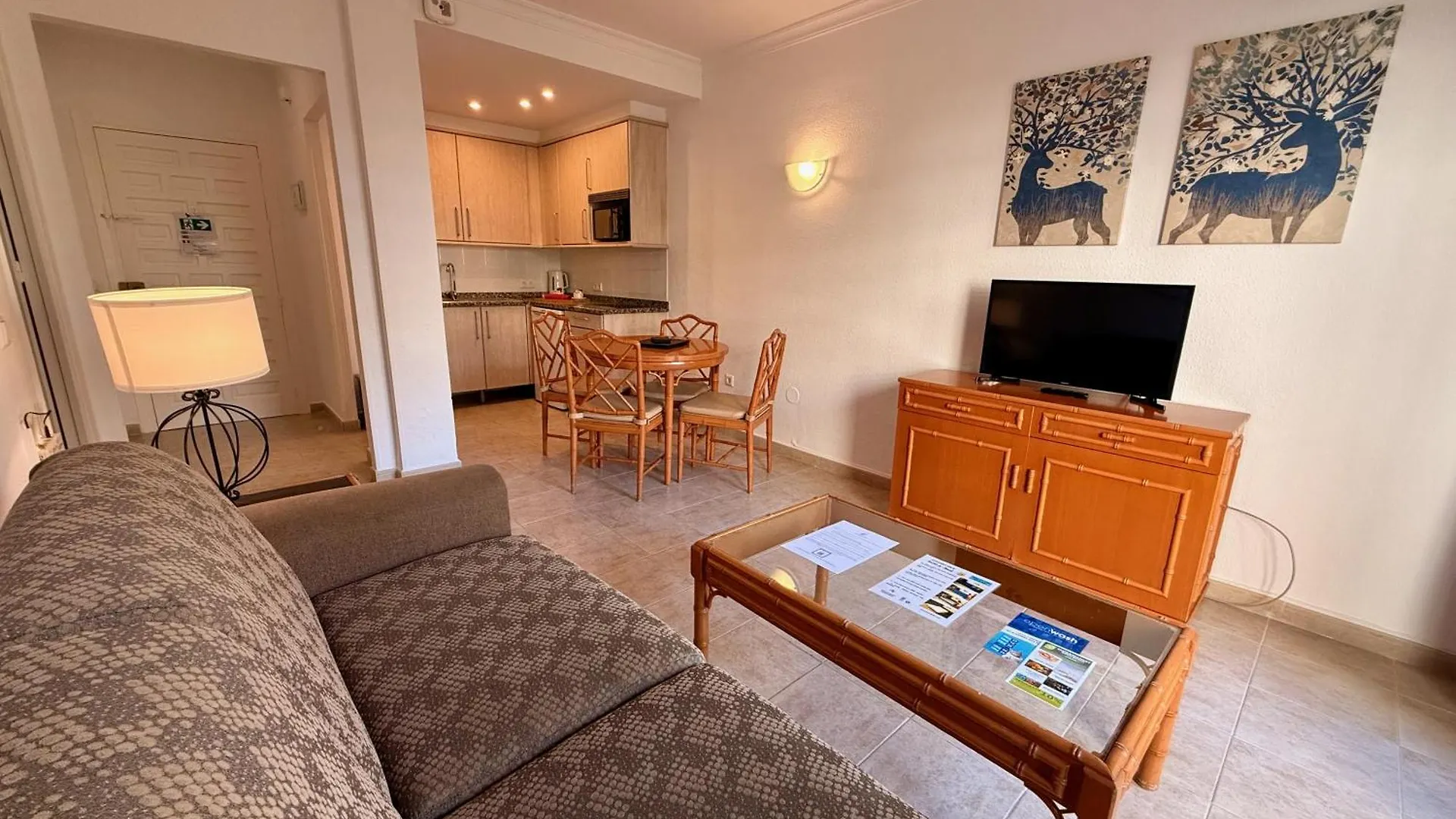 Kingfisher Apartments Benal Beach 贝纳尔马德纳