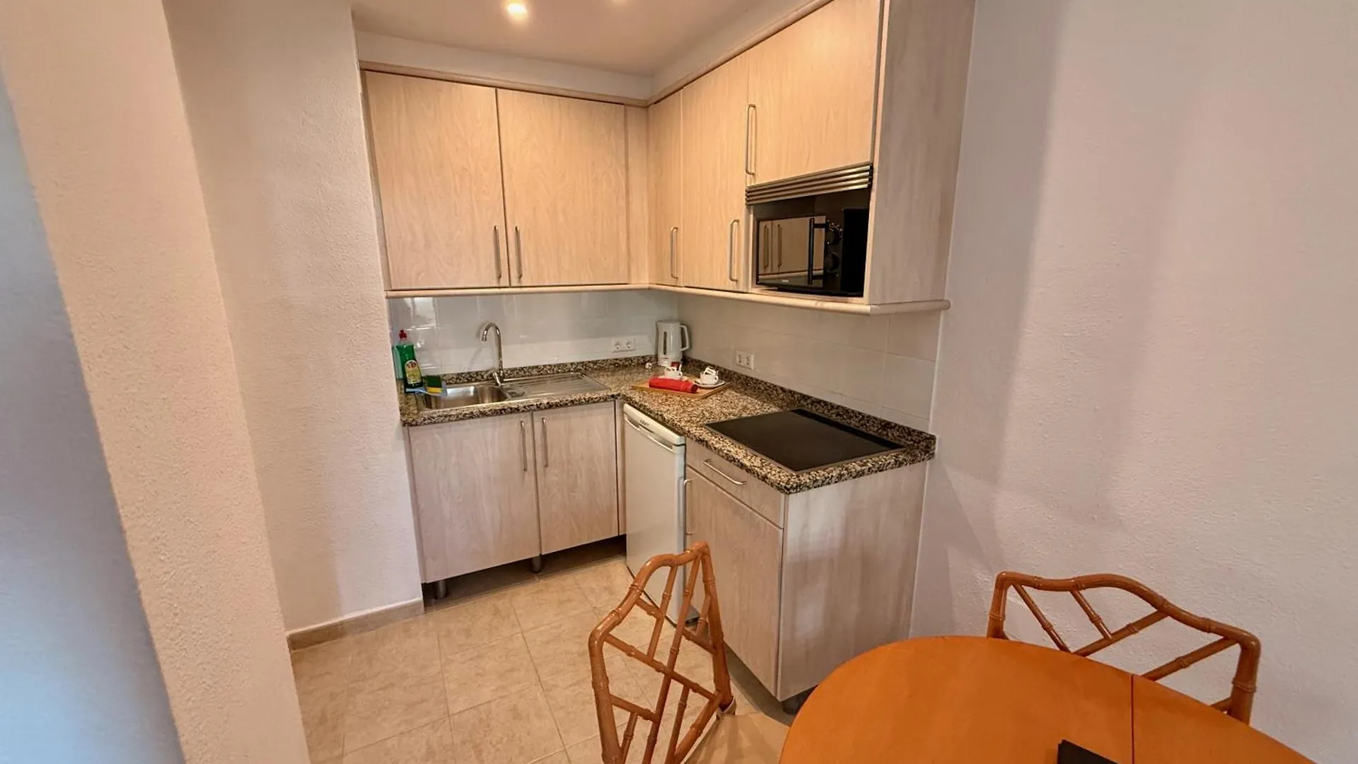 Kingfisher Apartments Benal Beach 贝纳尔马德纳 0*,  西班牙