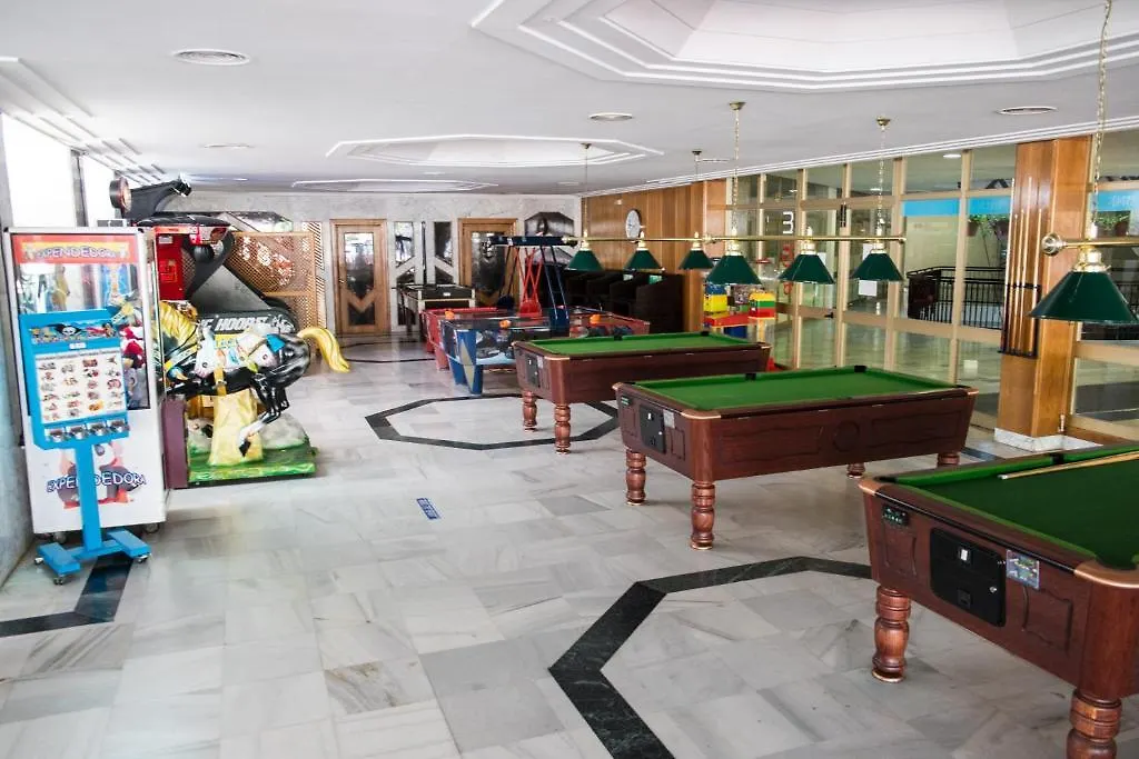 Kingfisher Apartments Benal Beach 贝纳尔马德纳 西班牙